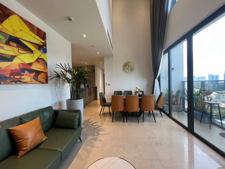 Thuê ngay  4 phòng ngủ  The Marq – Trần cao, nội thất cao cấp, không gian sống chuẩn thượng lưu